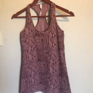 Lululemon top size 6